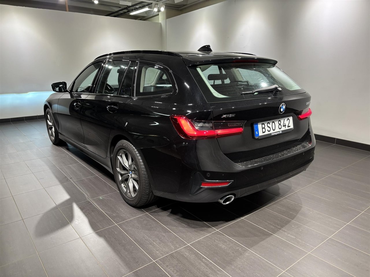 BMW 320d Sport Line 2019, kuva 2/2