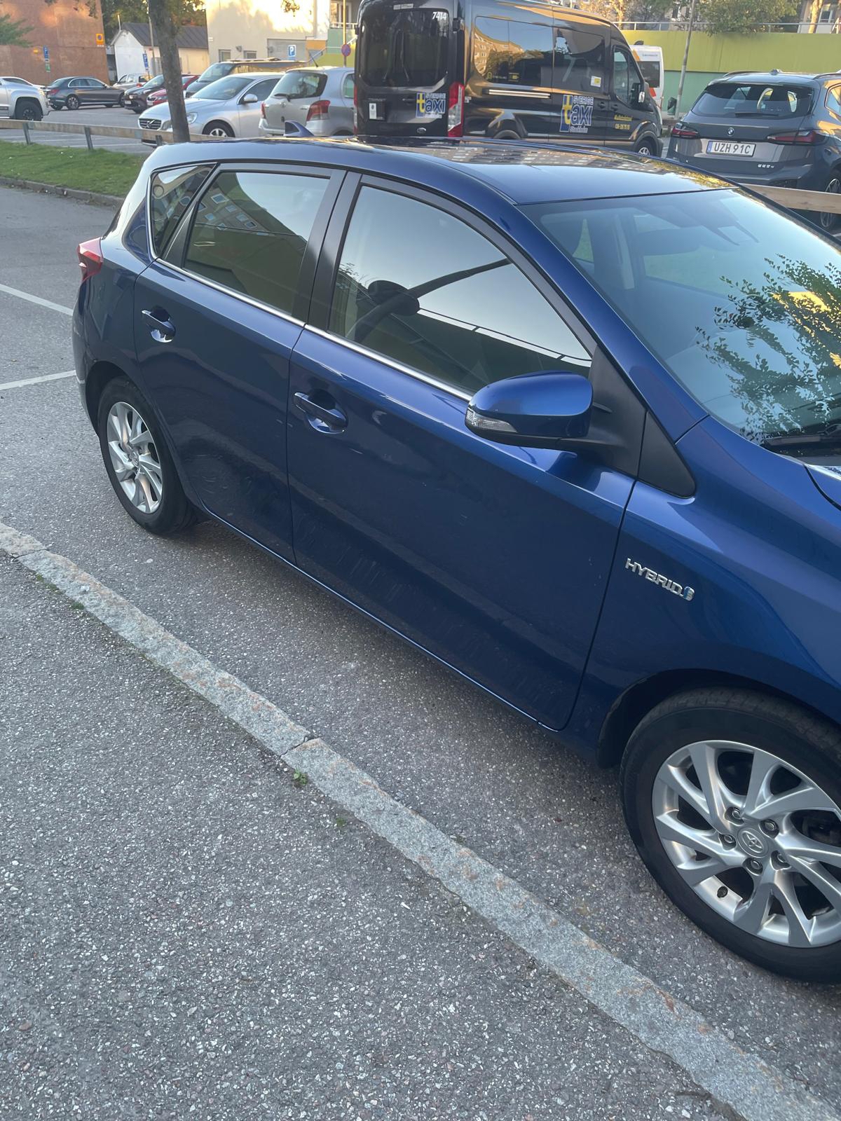 Toyota Auris Hybrid e-CVT 2016, bild 4/4