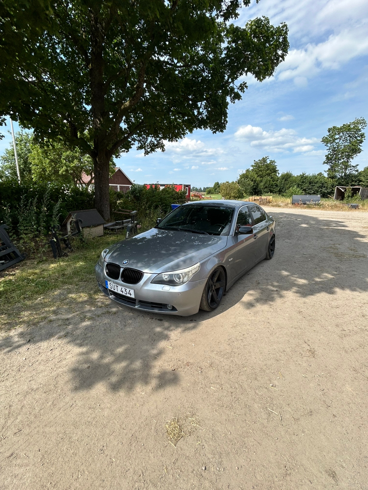 BMW 525