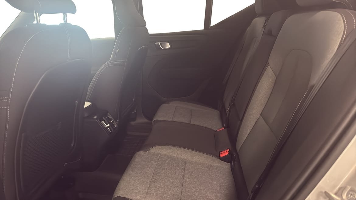 Volvo XC40 B3 FWD Bensin Plus Dark 2025, bild 7/10