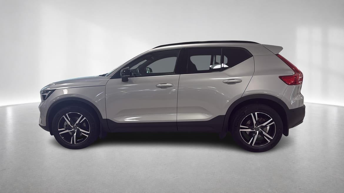 Volvo XC40 B3 FWD Bensin Plus Dark 2025, bild 3/10