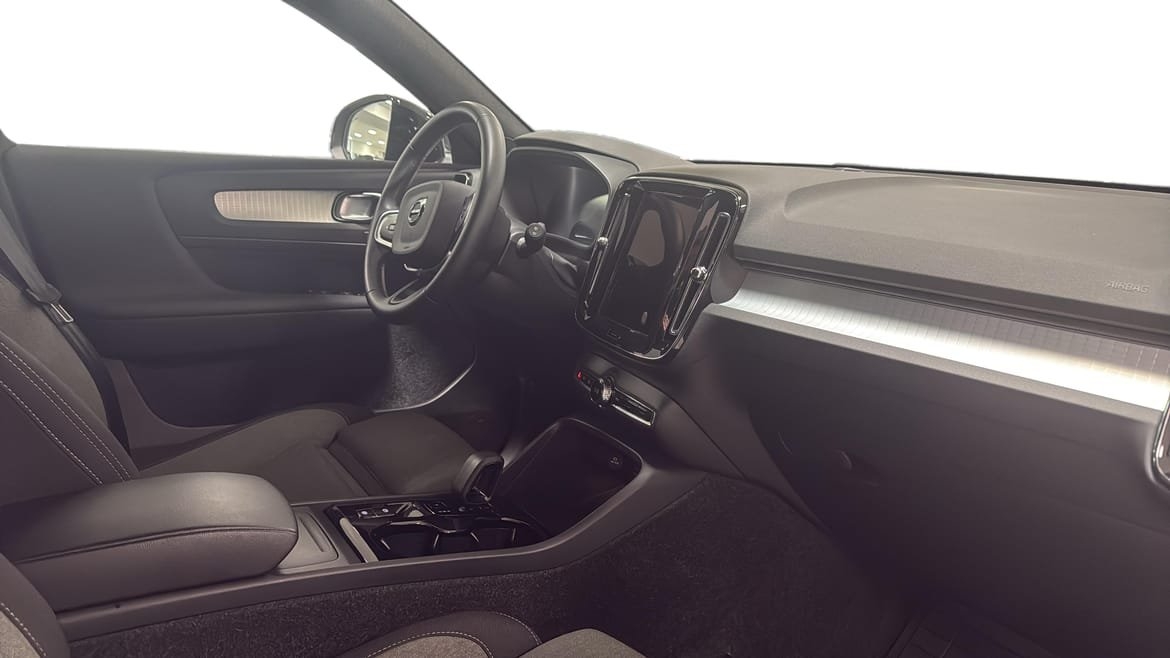 Volvo XC40 B3 FWD Bensin Plus Dark 2025, bild 5/10