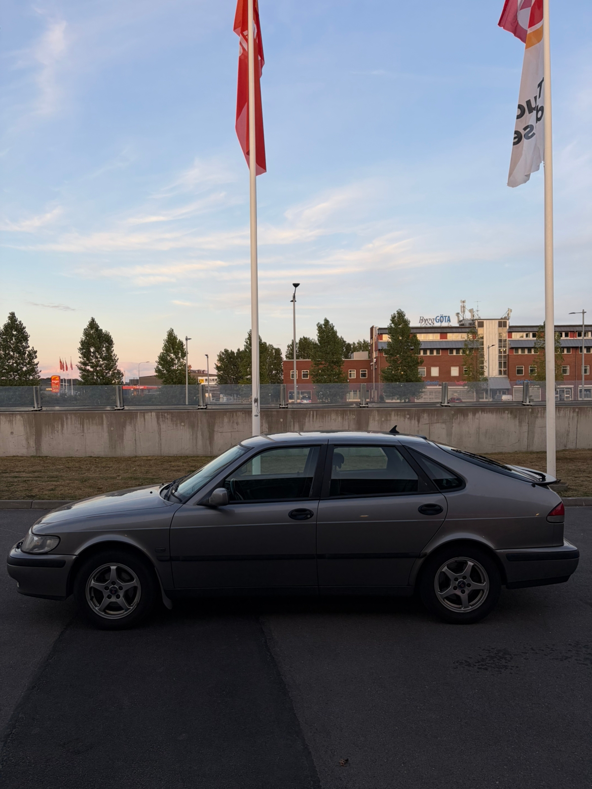 Saab 9-3 5-dörrar 2.0 T Manuell 2002, bild 3/4