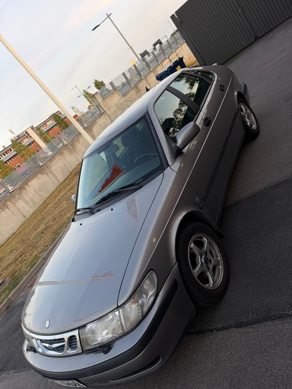 Saab 9-3 5-dörrar 2.0 T Manuell 2002, bild 2/4