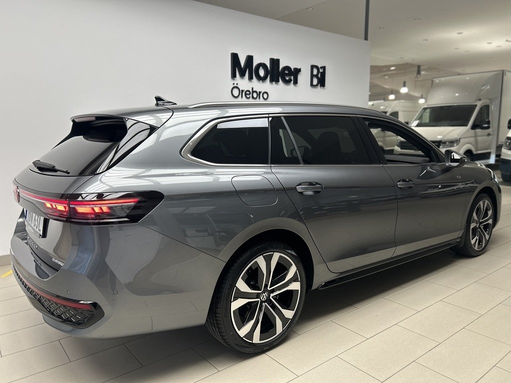Volkswagen Passat 1.5 eHybrid R-Line 2027, photo 3/10