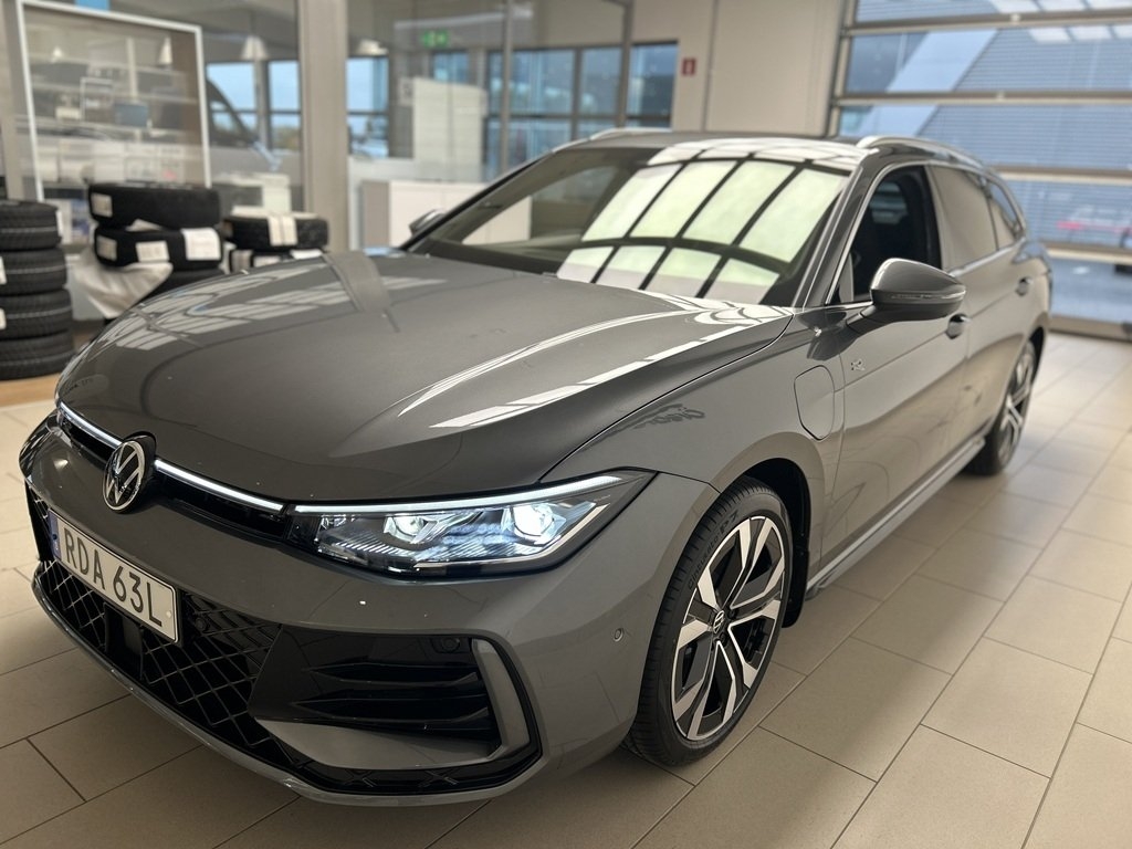 Volkswagen Passat 1.5 eHybrid R-Line 2027, photo 6/10