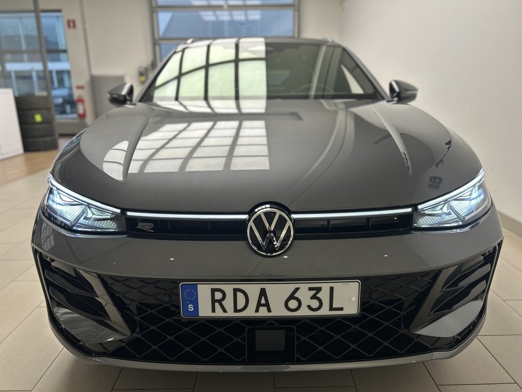 Volkswagen Passat 1.5 eHybrid R-Line 2027, photo 7/10