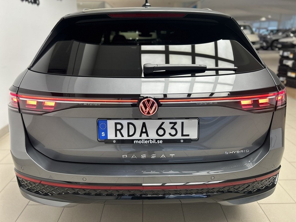 Volkswagen Passat 1.5 eHybrid R-Line 2027, photo 4/10