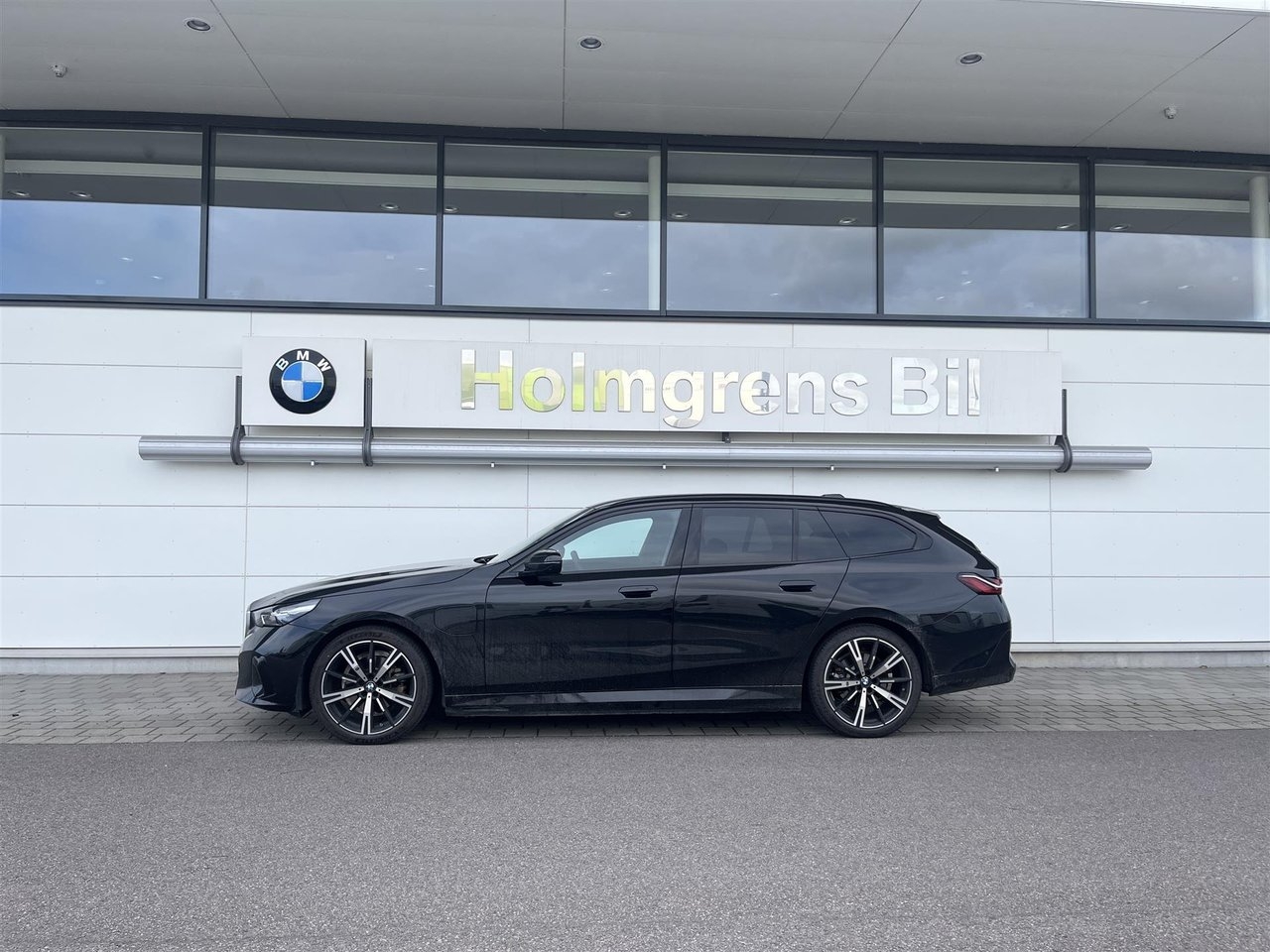 BMW 530 2026, bild 2/4