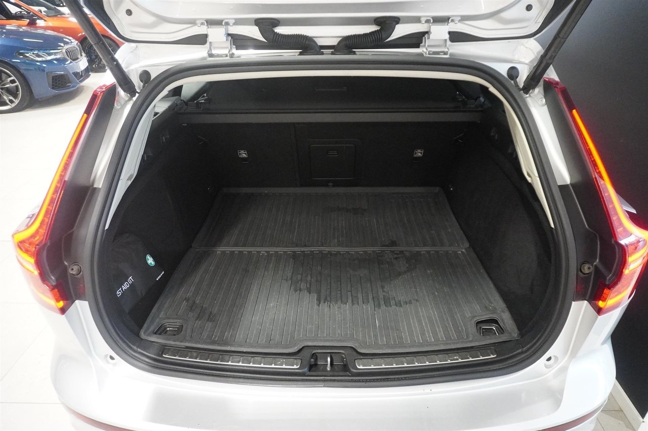 Volvo V60 D3 Momentum Advanced Edition 2020, kuva 5/10