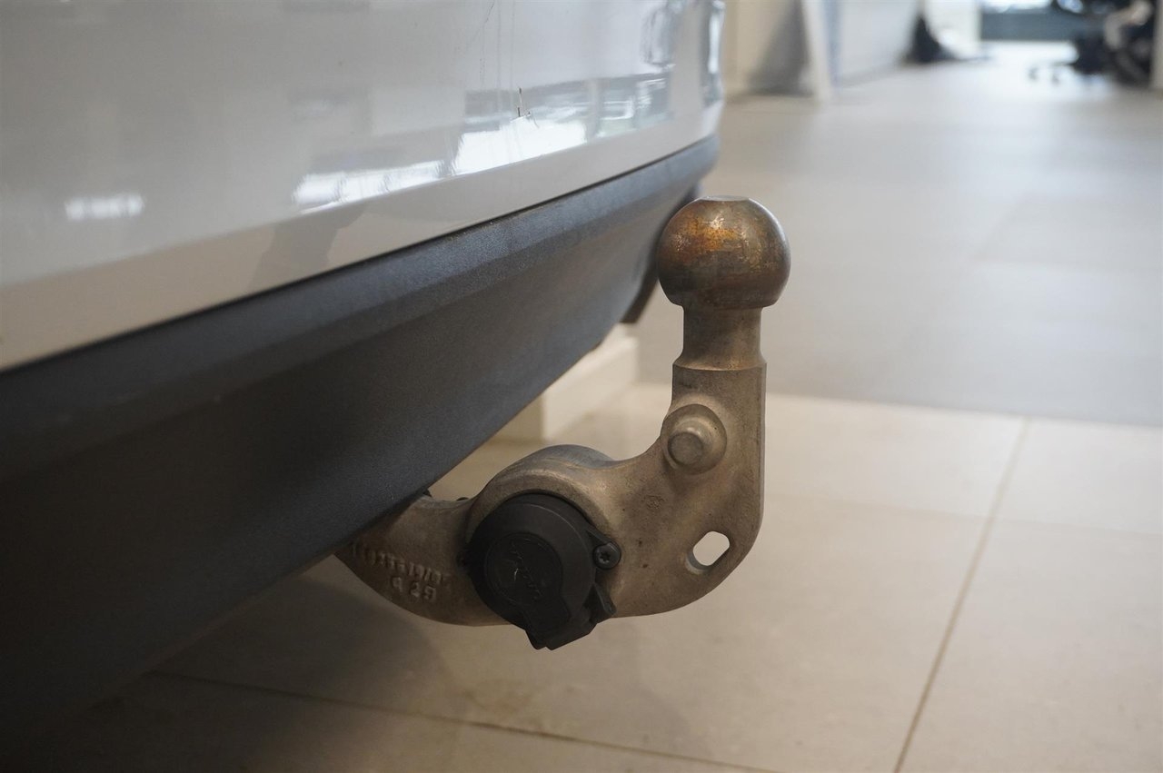 Volvo V60 D3 Momentum Advanced Edition 2020, kuva 7/10
