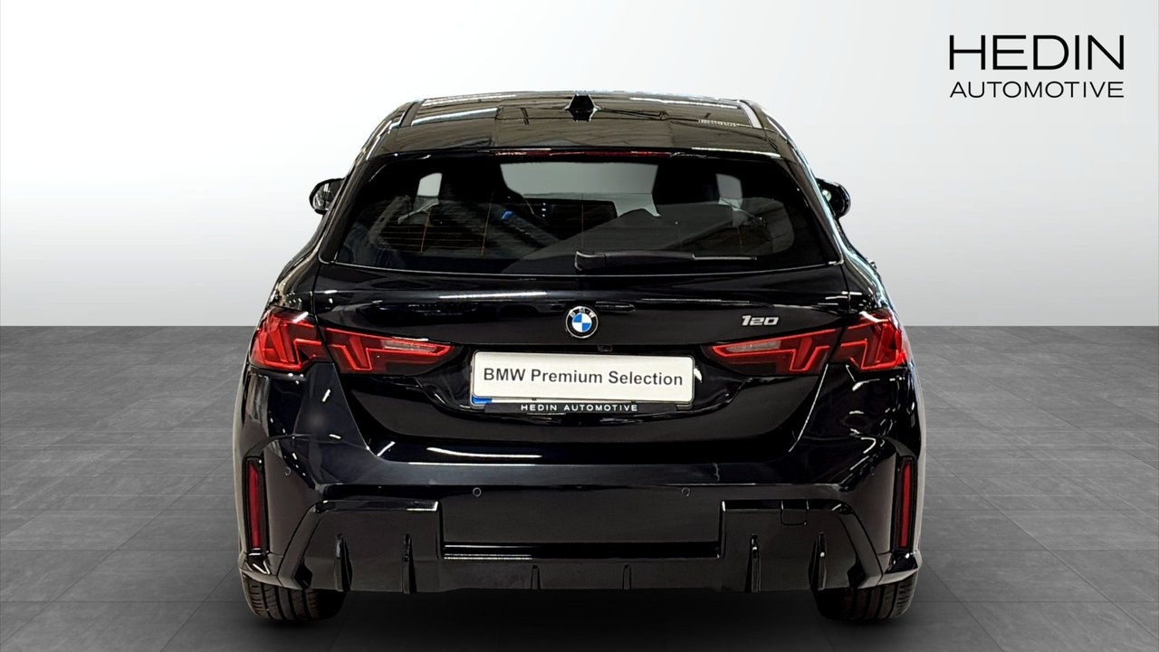 BMW 120 2026, bild 7/9