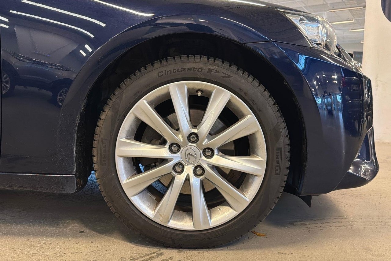 Lexus IS Executive 2014, photo 4/10