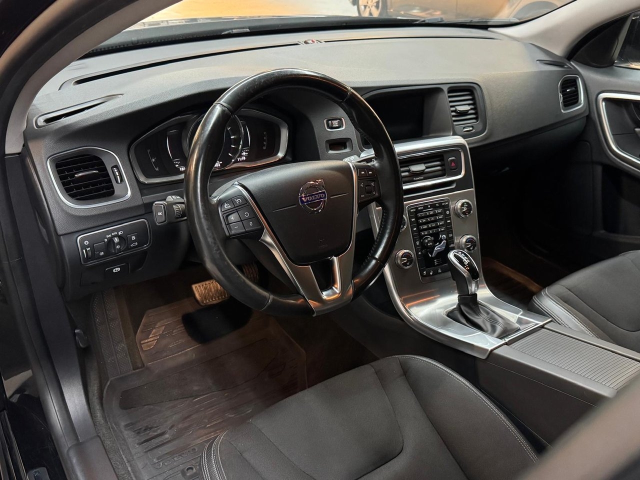 Volvo V60 Cross Country 2018, bild 7/10