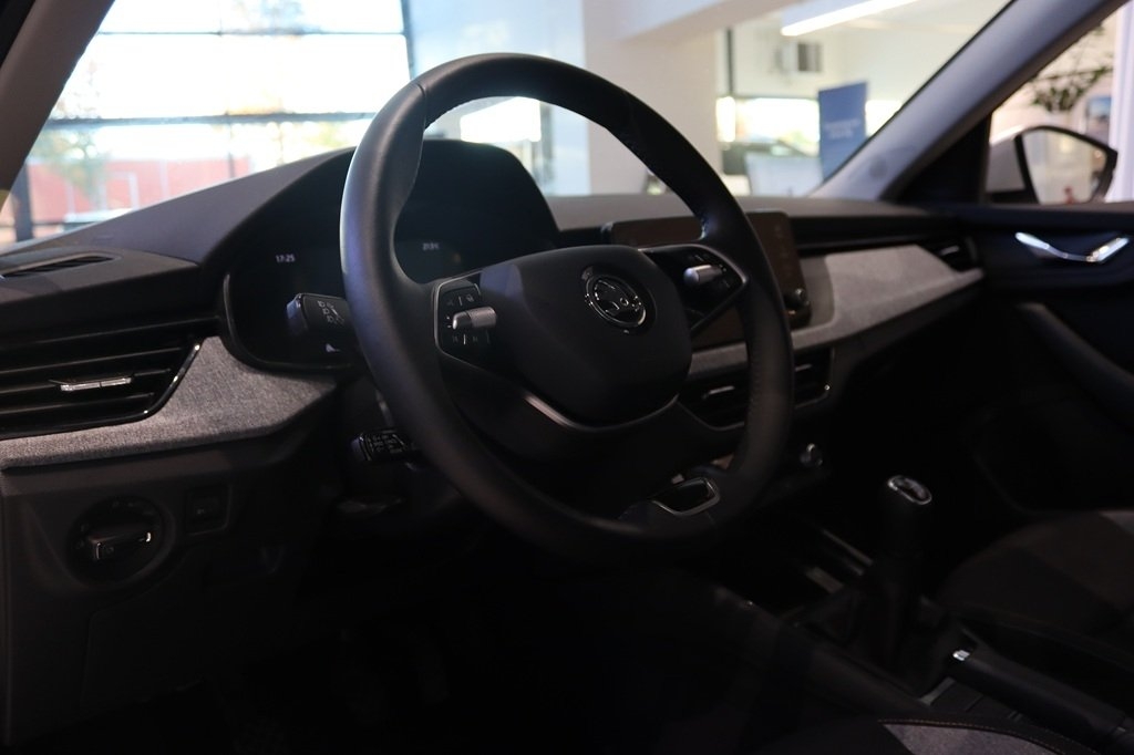 Skoda Kamiq 1.0 TSI 2024, bild 7/10