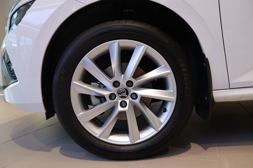 Skoda Kamiq 1.0 TSI 2024, bild 4/10