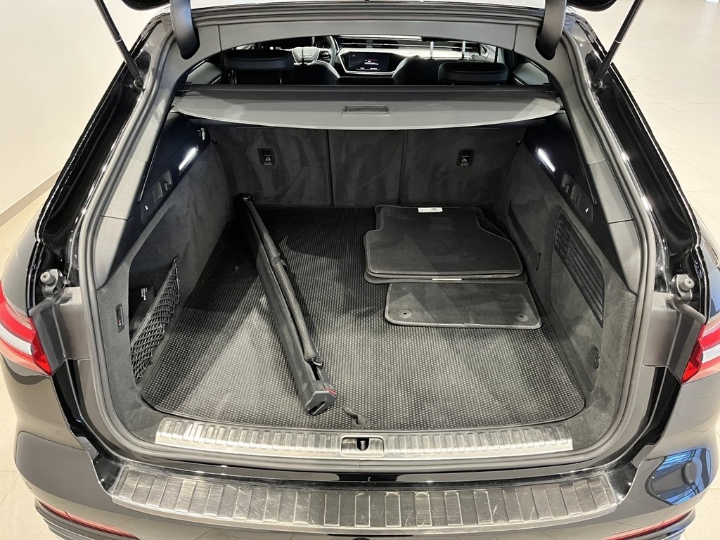 Audi A6 Avant 40 TDI QUATTRO S-line 2023, bild 6/9