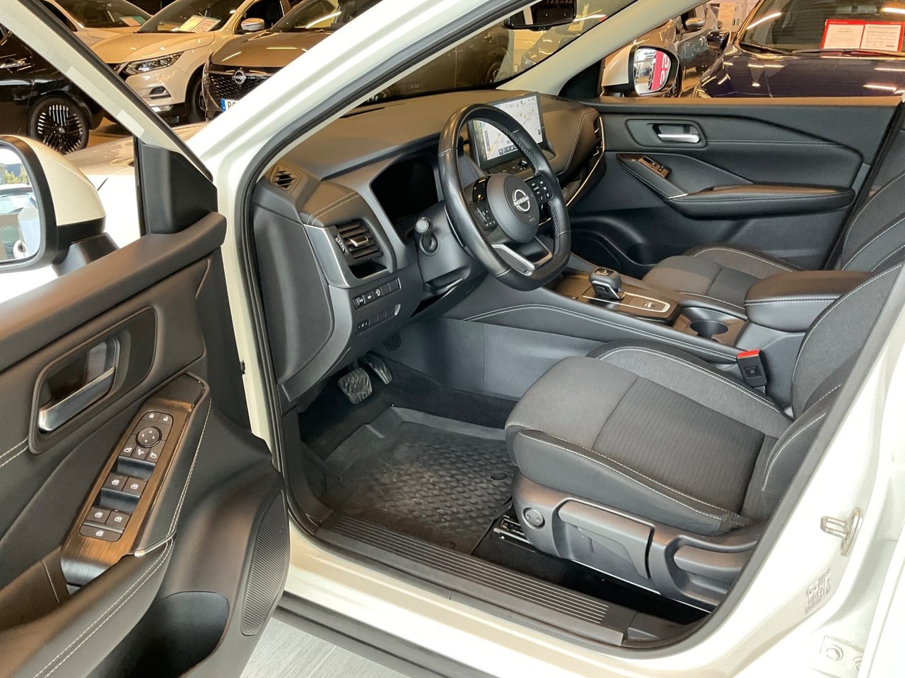 Nissan Qashqai 1.3 DIG-T MHEV N-CONNECTA 2023, bild 7/10