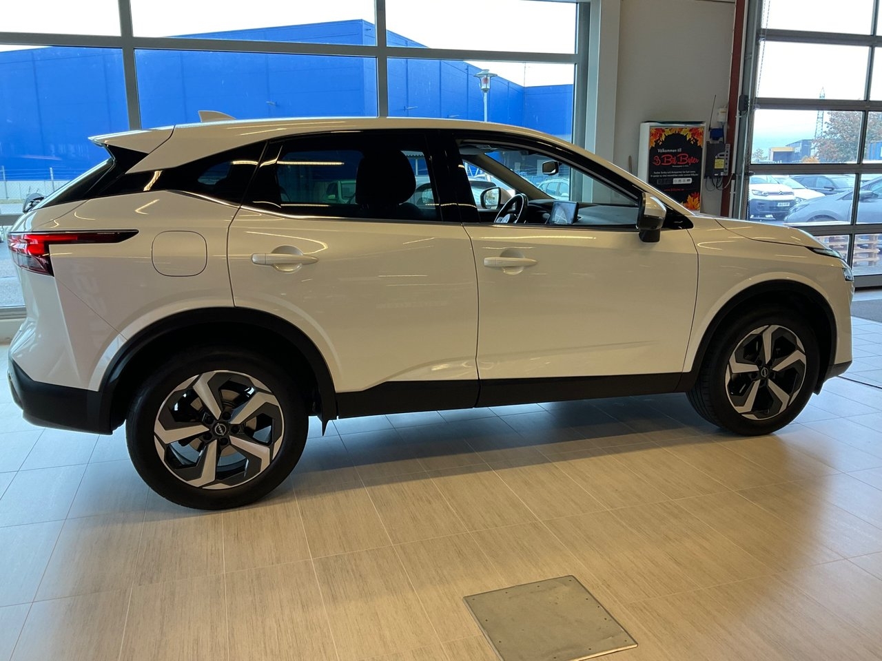 Nissan Qashqai 1.3 DIG-T MHEV N-CONNECTA 2023, bild 4/10