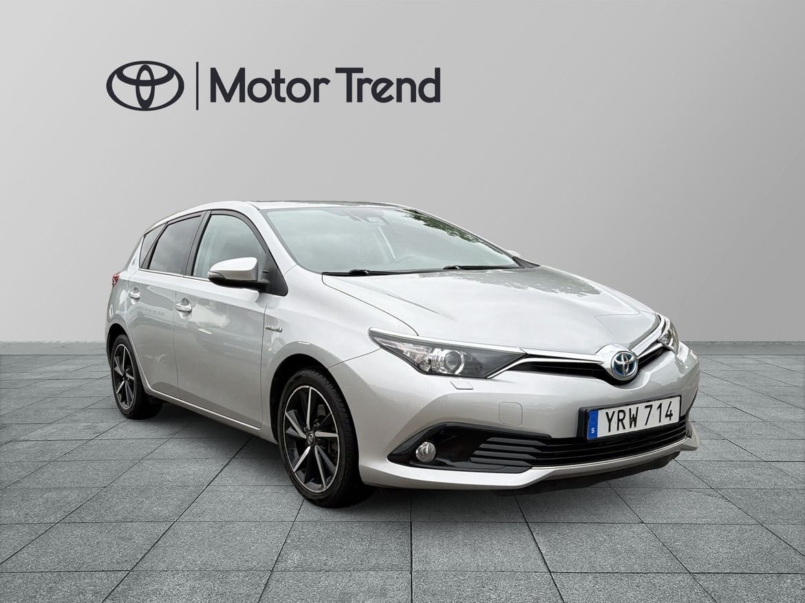 Toyota Auris 1.8 Hybrid Intense 2017, photo 7/21