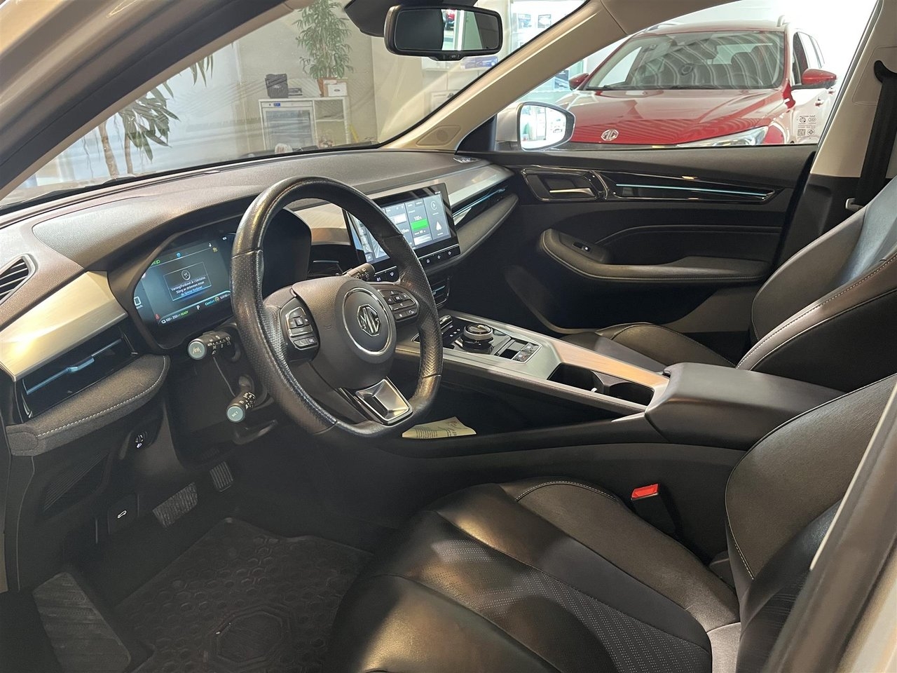 MG MG5 Electric Maximum Range Luxury 2022, kuva 2/5