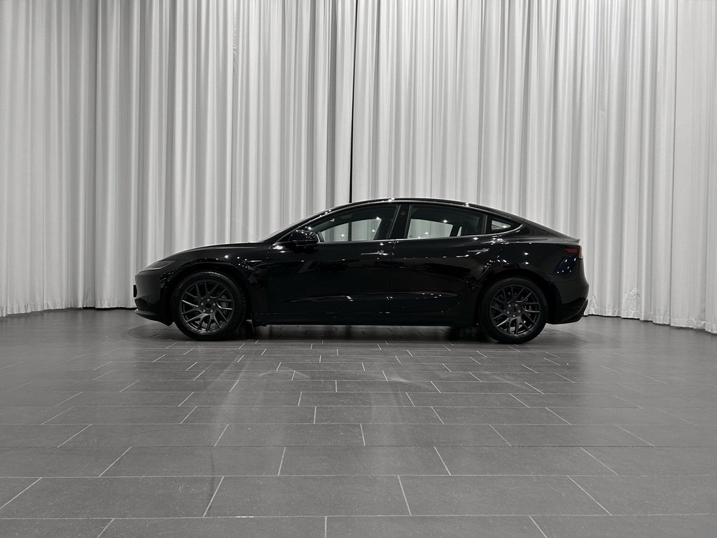 Tesla Model 3 2026, bild 2/14