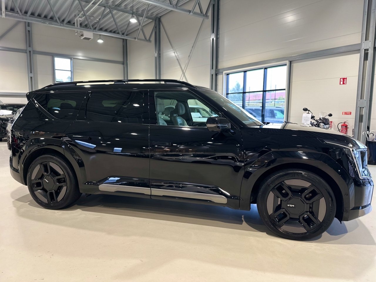 Kia EV9 99.8 kWh GT Line 2024, bild 3/10
