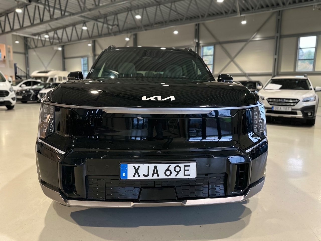 Kia EV9 99.8 kWh GT Line 2024, bild 2/10