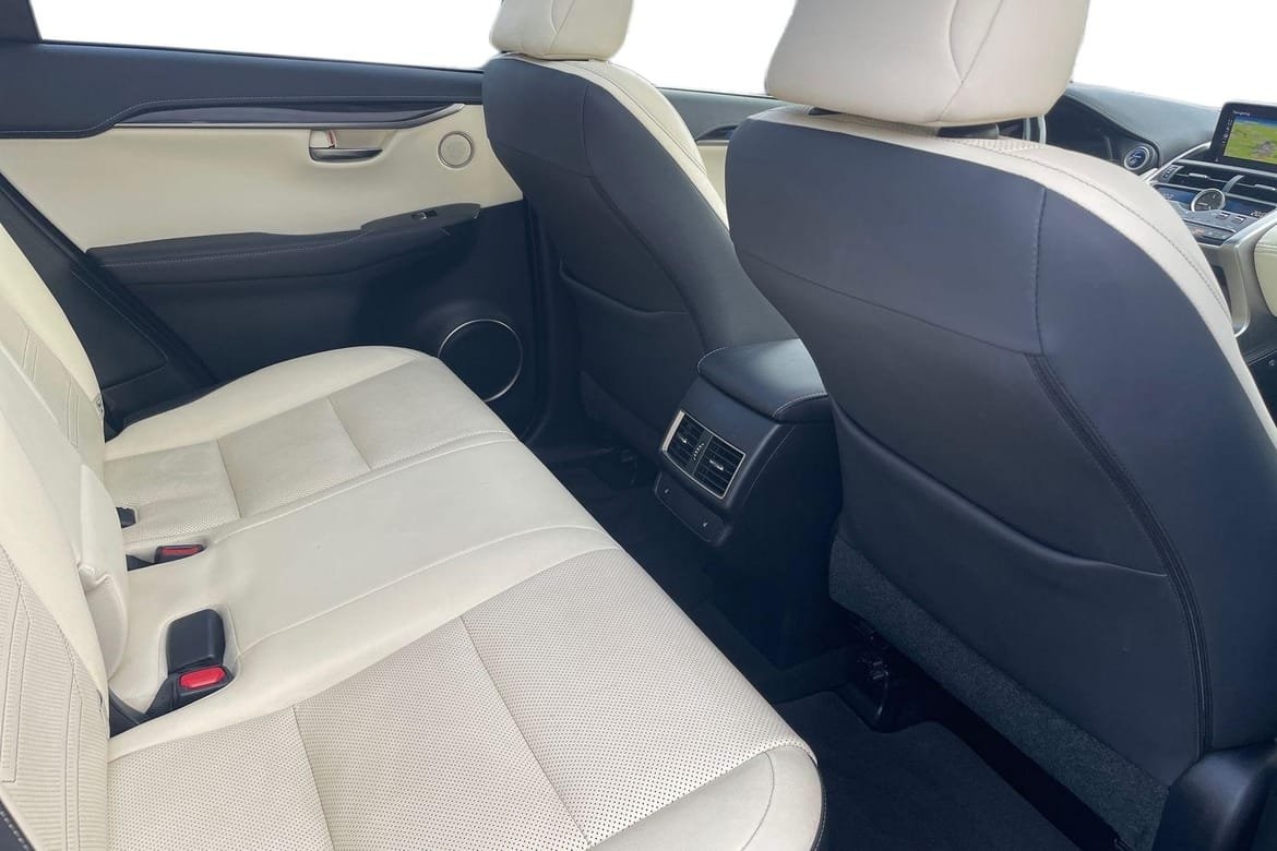 Lexus NX 300h Luxury 2018, bild 7/10