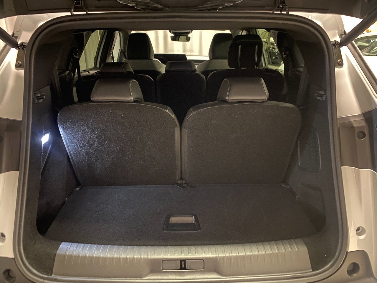 Peugeot 5008 1.2 Hybrid 145 GT 2026, bild 7/10