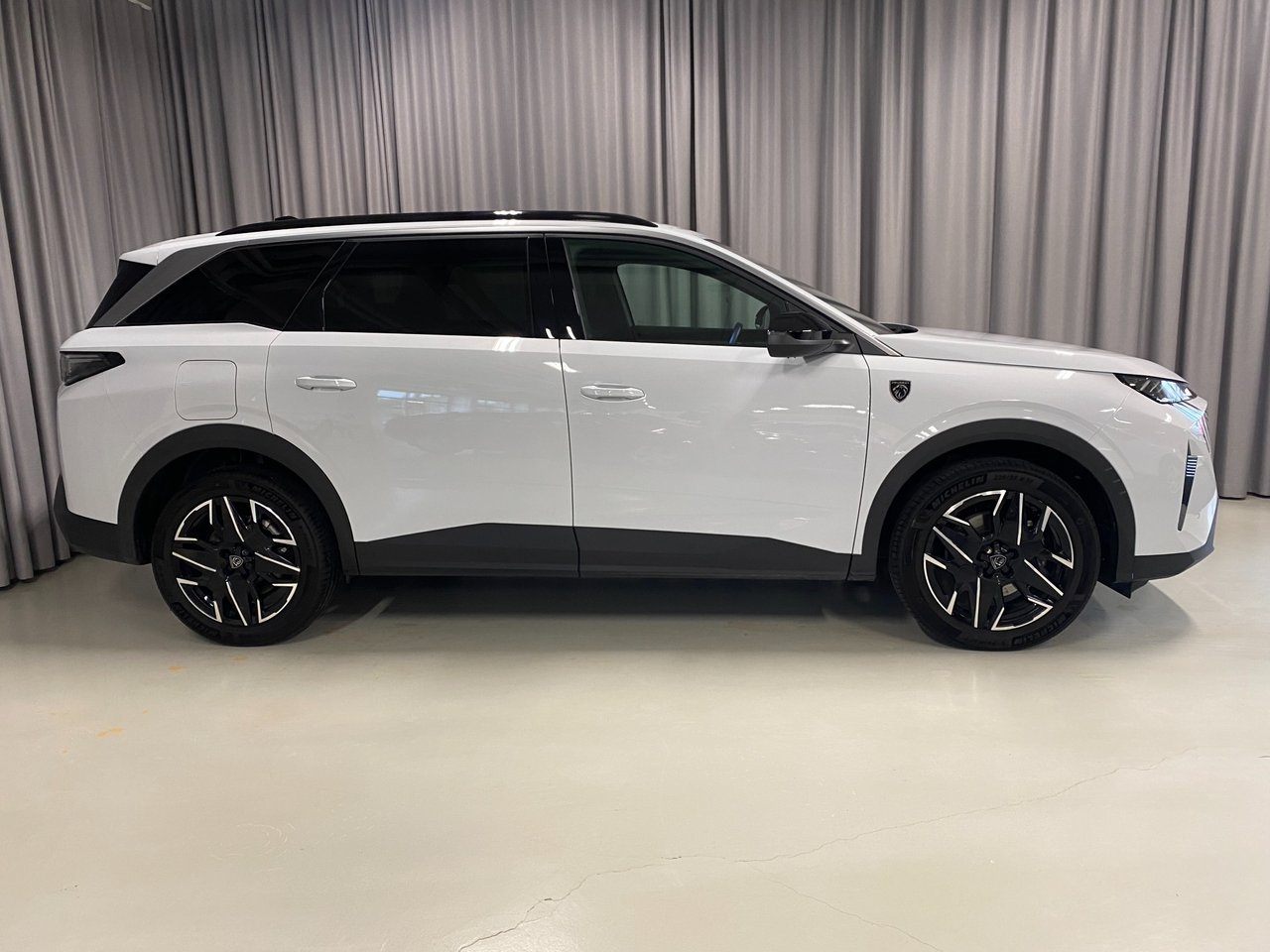 Peugeot 5008 1.2 Hybrid 145 GT 2026, bild 3/10