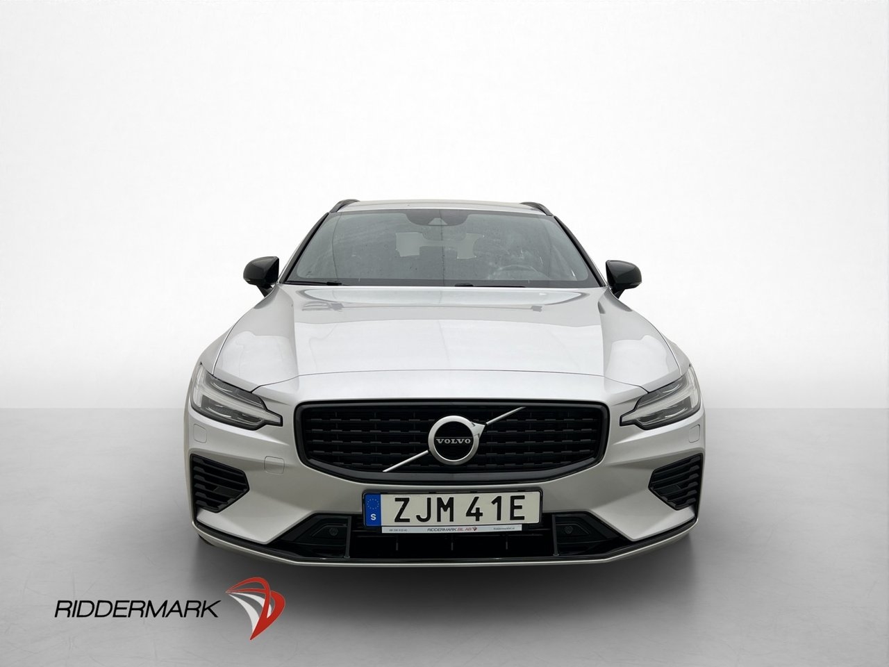Volvo V60 T8 R Design 2021, bild 2/38
