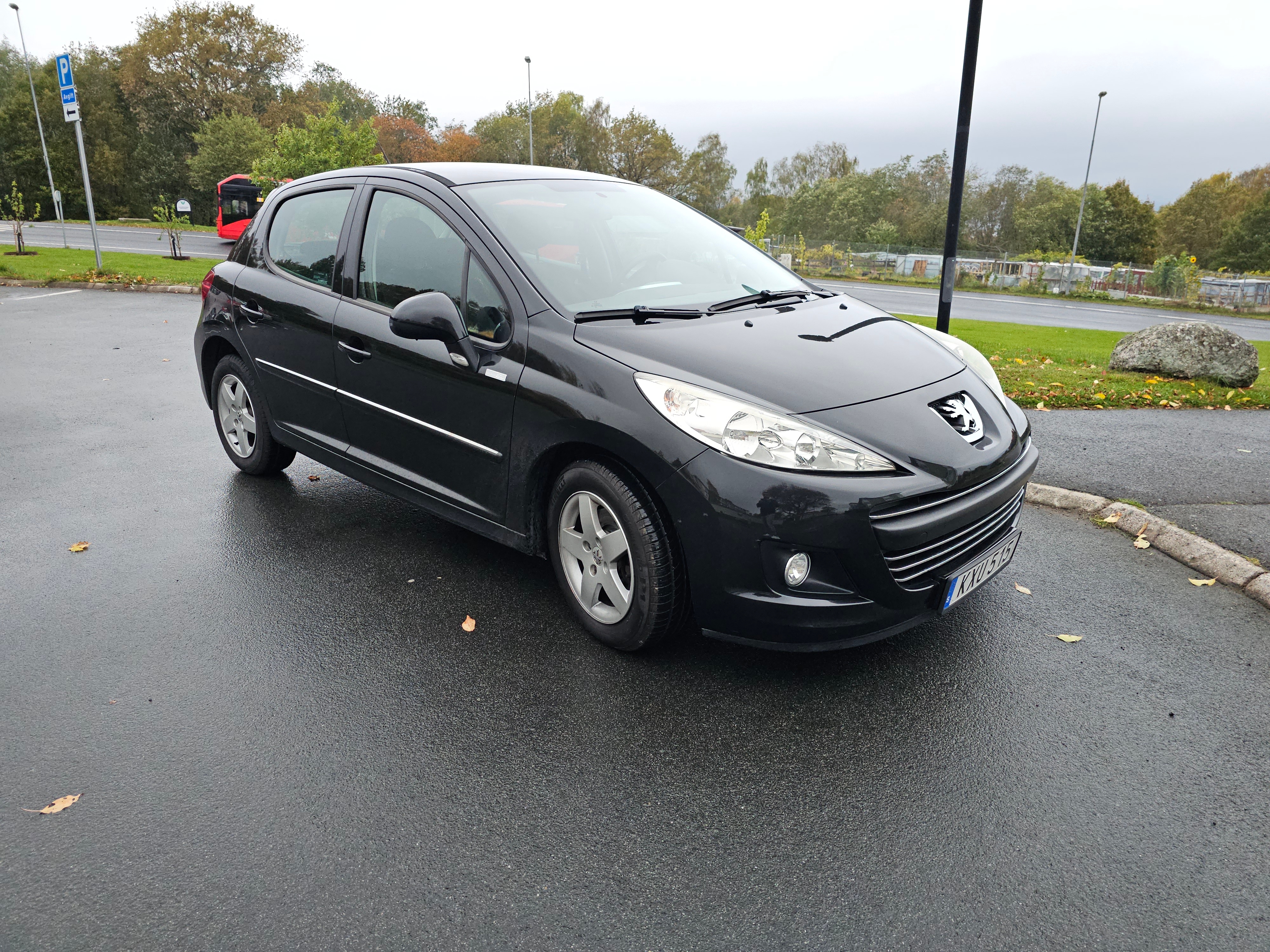 Peugeot 207 95 VTi 2010, photo 2/4