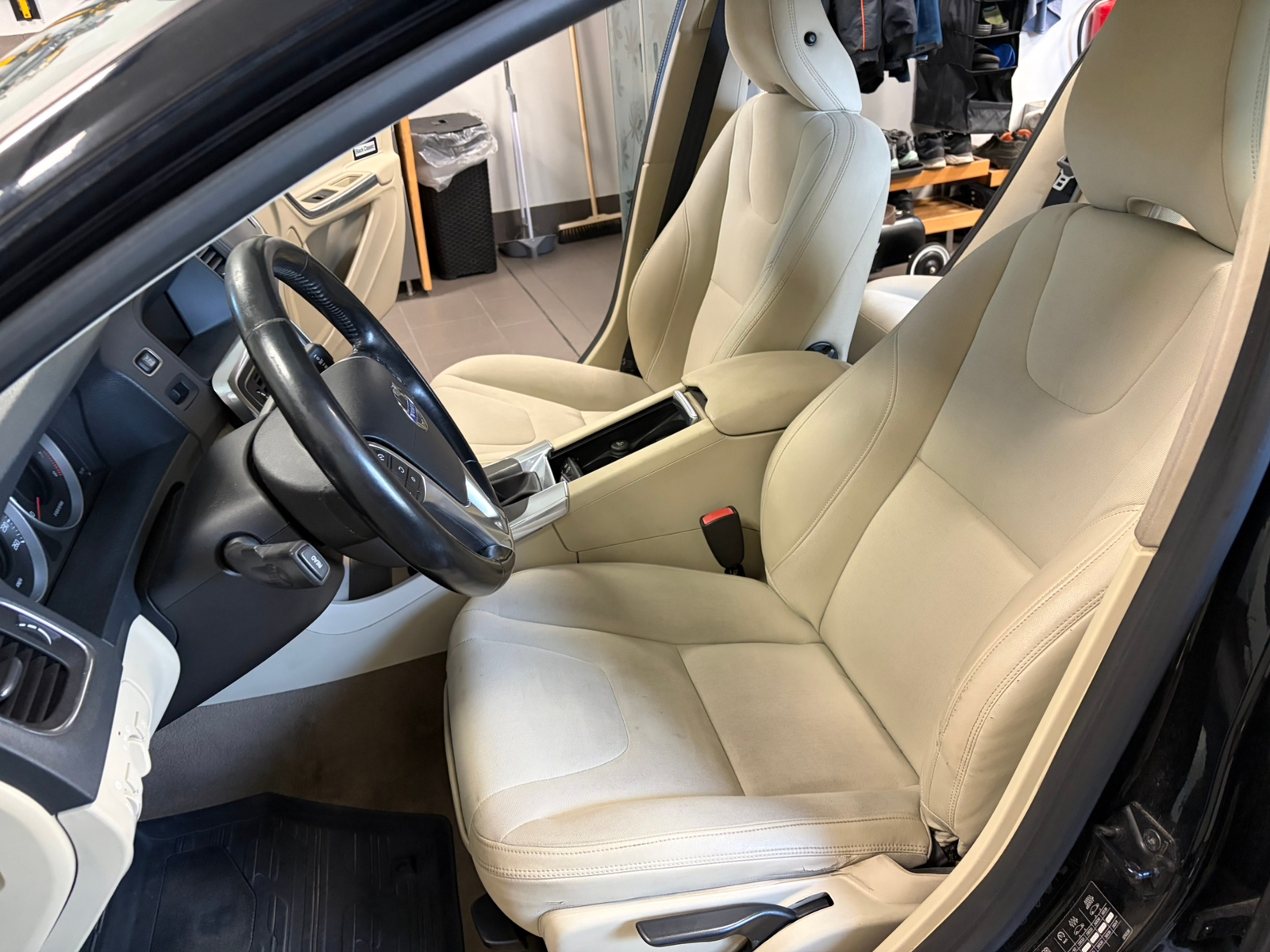 Volvo V60 T3 2011, bild 5/9