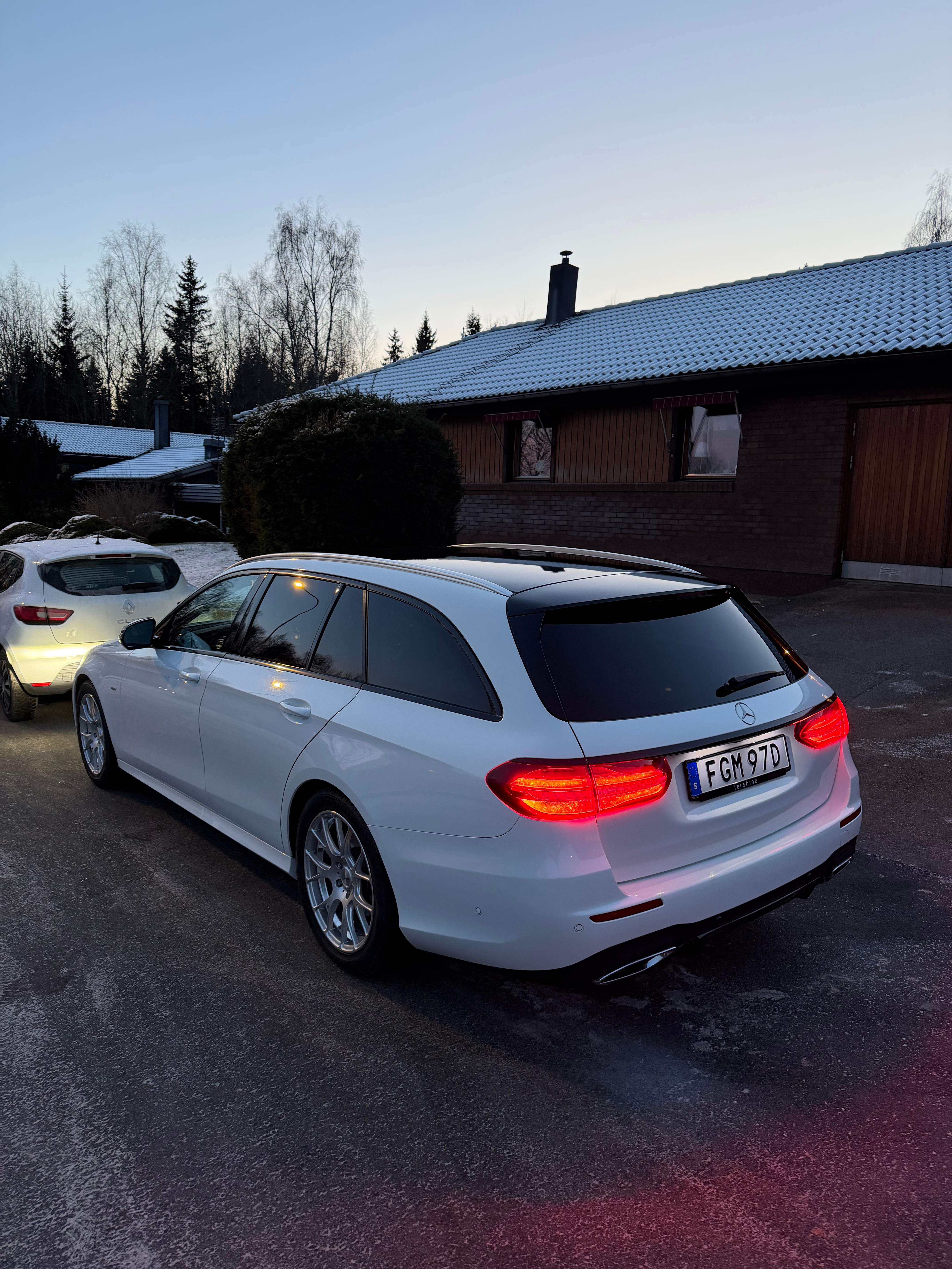 Mercedes-Benz E 220 T d 9G-Tronic 2020, bild 4/6