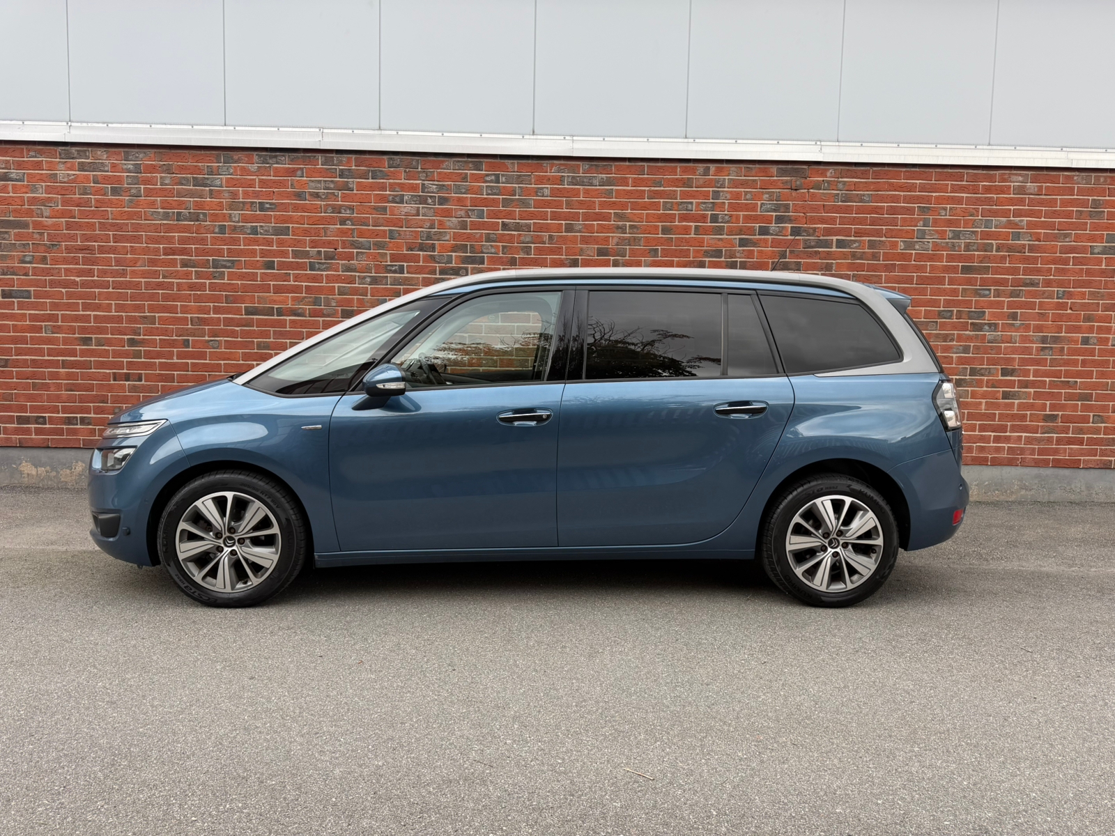 Citroen Grand C4 Picasso 1.6 HDi EGS 2015, bild 2/7