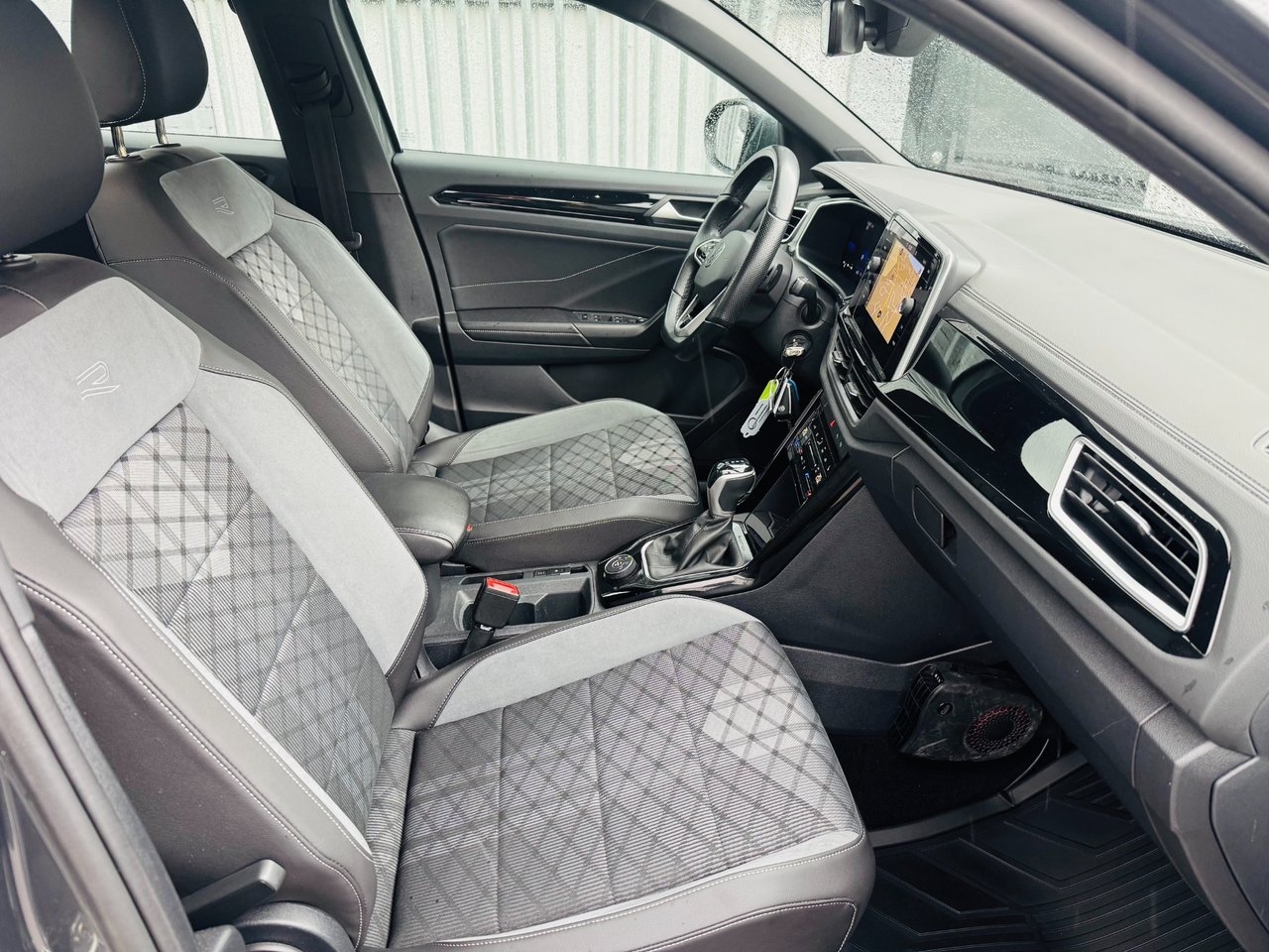 Volkswagen T-Roc 2.0 TDI SCR R-Line 2022, photo 5/10