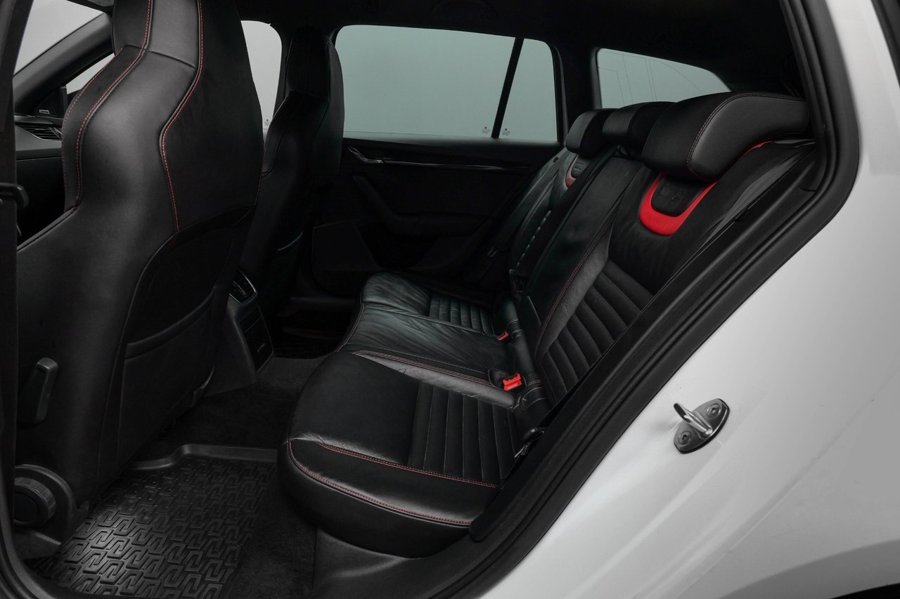 Skoda Octavia RS 220 2017, bild 6/10