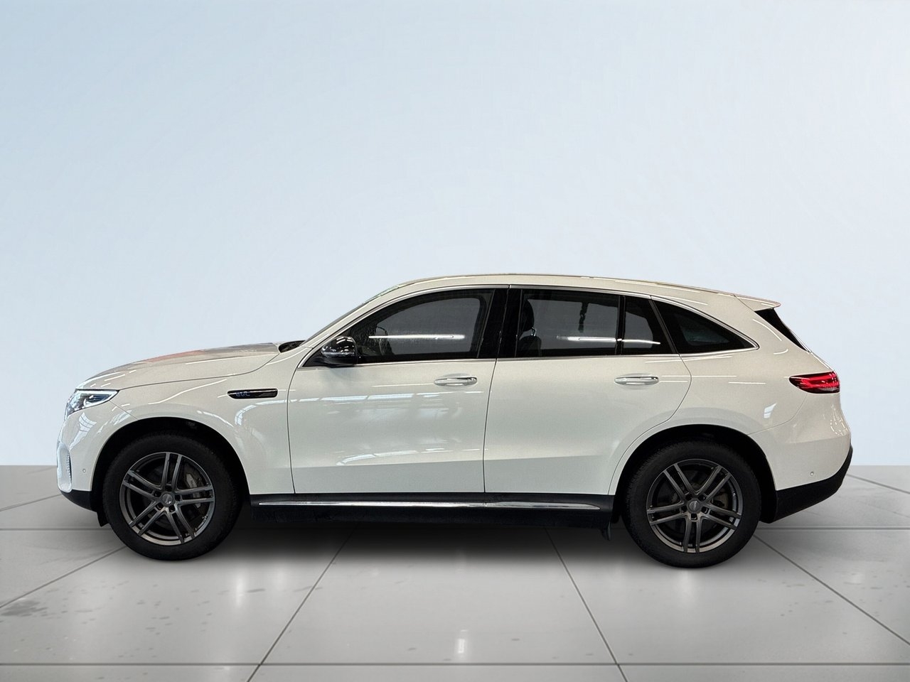 Mercedes-Benz EQC 400 2022, kuva 4/10