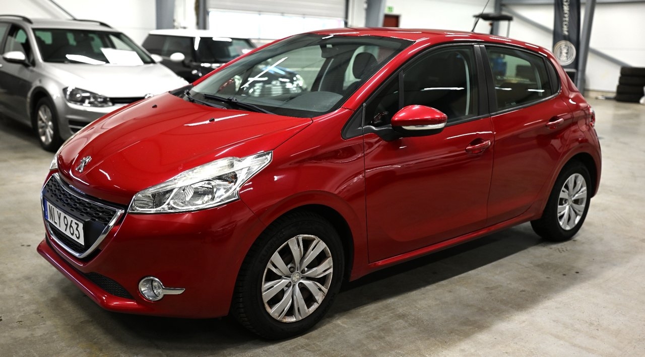 Peugeot 208 1.2 PureTech 82 2015, kuva 2/10