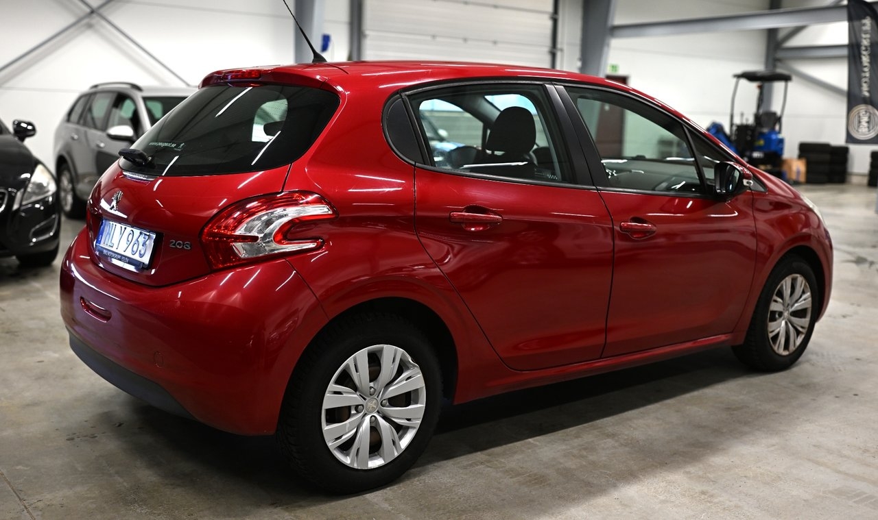 Peugeot 208 1.2 PureTech 82 2015, kuva 6/10