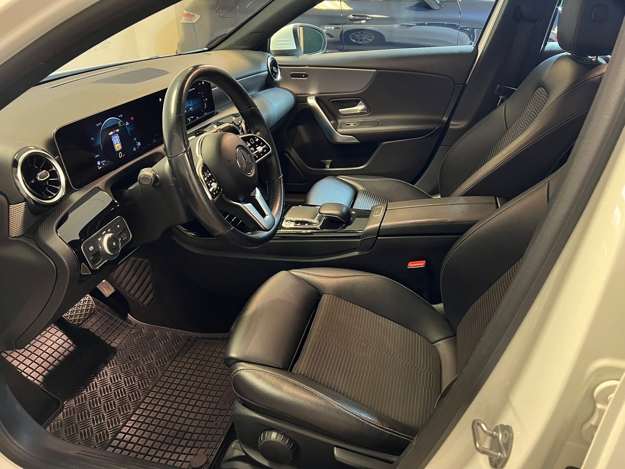 Mercedes-Benz A 180 7G-DCT Base 2019, bild 5/10