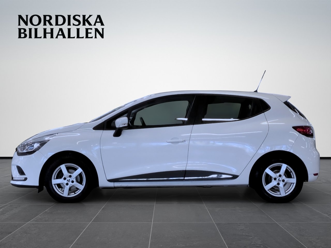 Renault Clio 1.2 16V 75 Expression 2018, bild 4/10