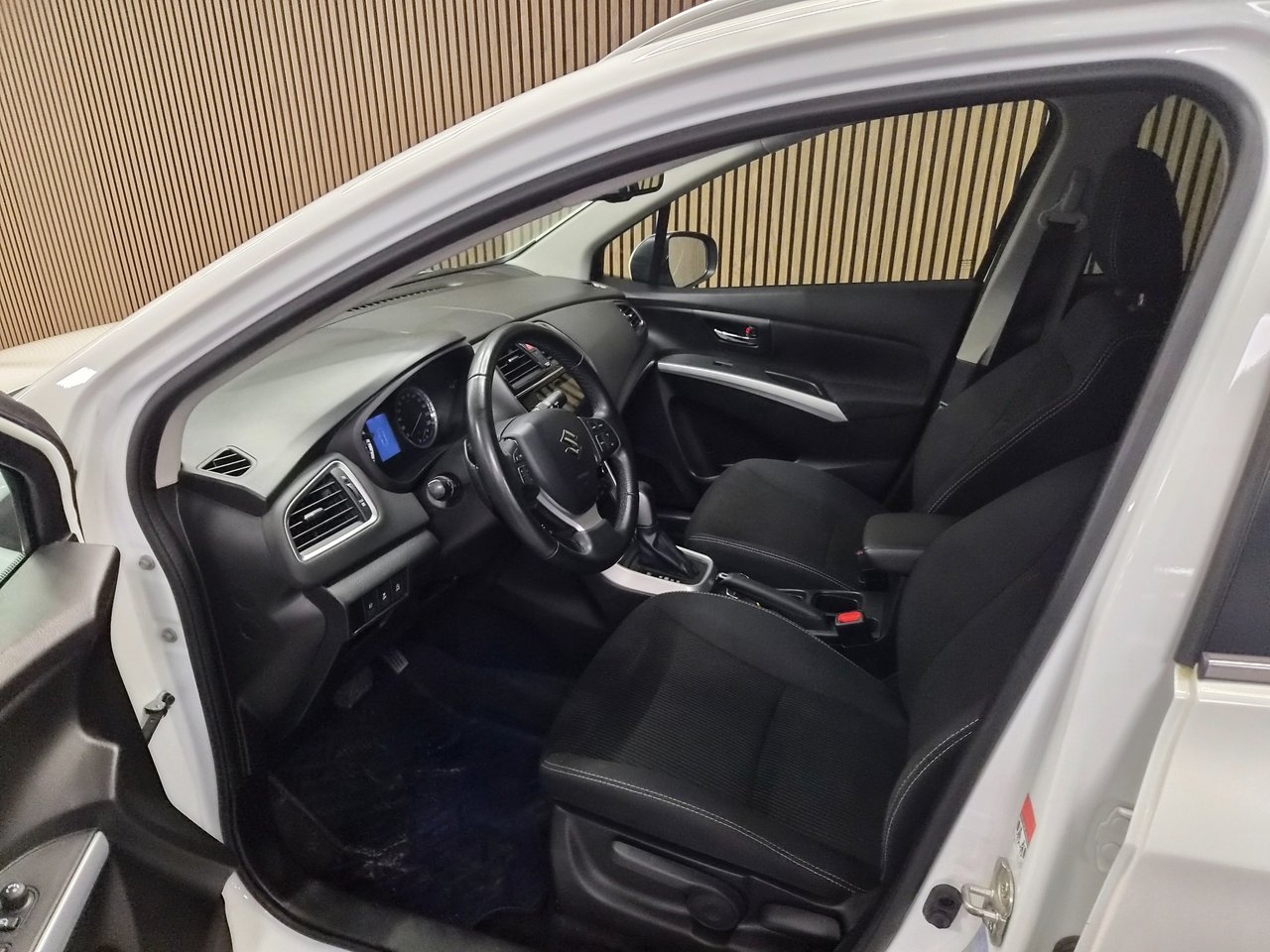 Suzuki S-Cross 2020, photo 6/10