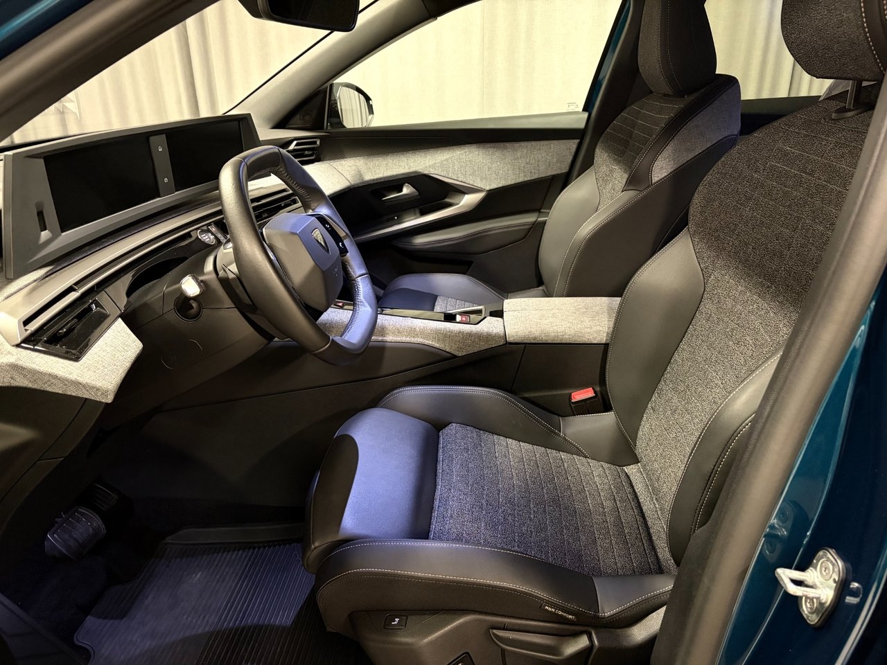 Peugeot 3008 1.2 Hybrid 145 Allure 2025, bild 5/10