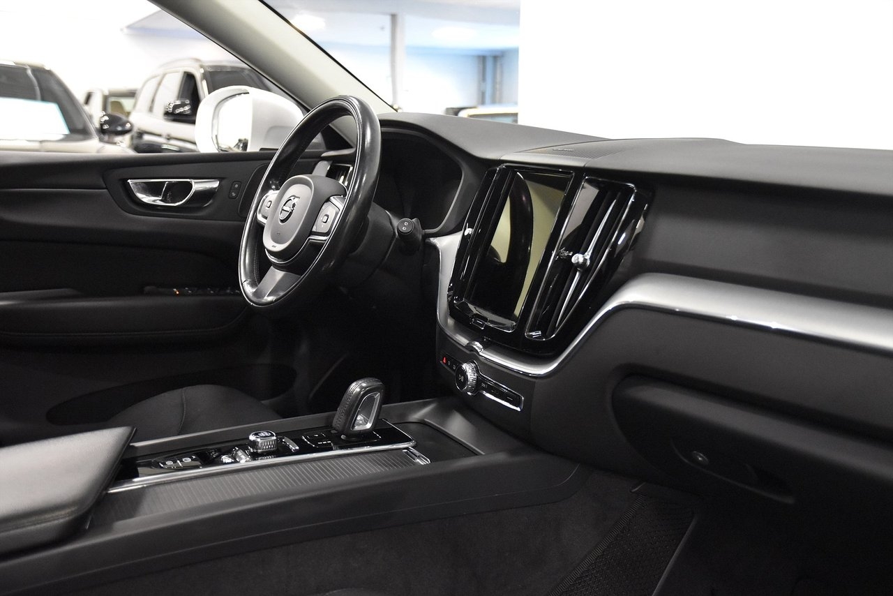 Volvo XC60 T6 Momentum Advanced 2021, bild 9/10