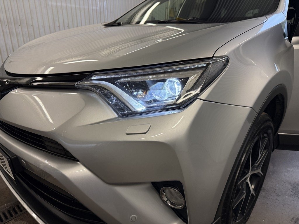 Toyota RAV4 2016, bild 7/10