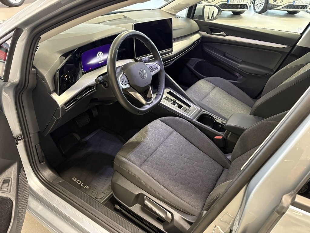 Volkswagen Golf 1.5 eTSI Life 2025, kuva 6/8