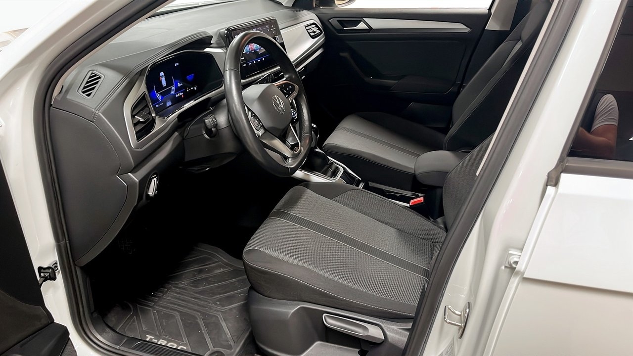 Volkswagen T-Roc 1.0 TSI 2023, photo 7/10
