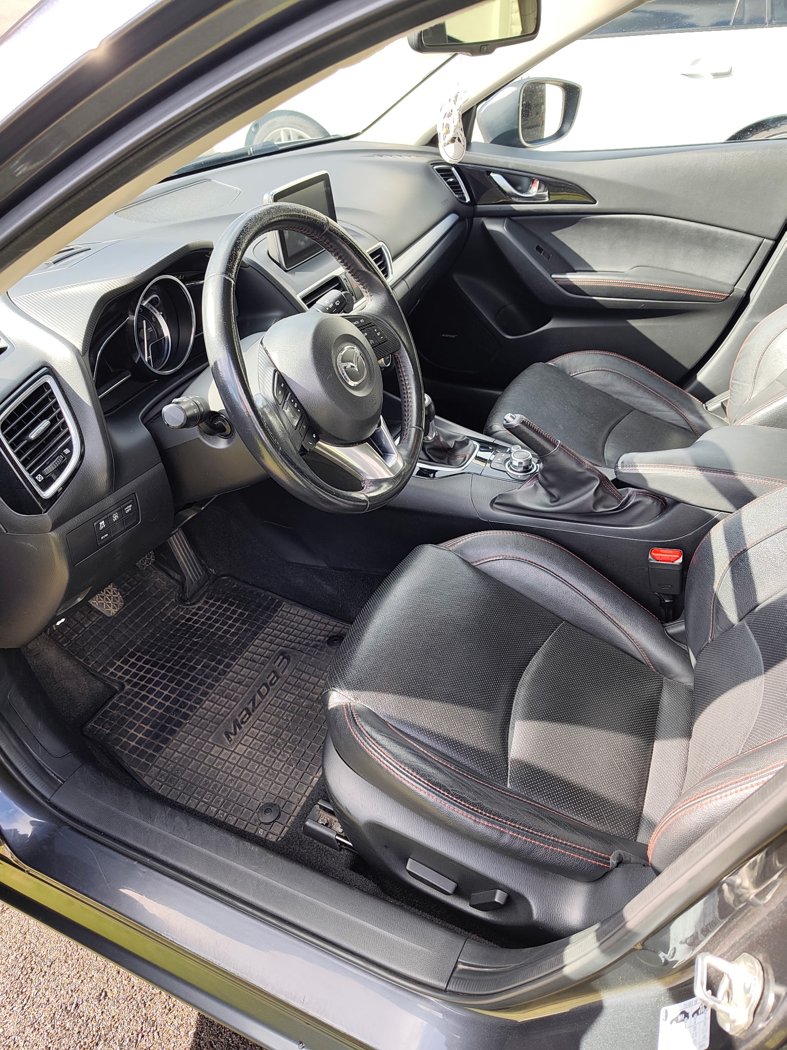 Mazda 3 SKYACTIV-D 150 2014, photo 7/8